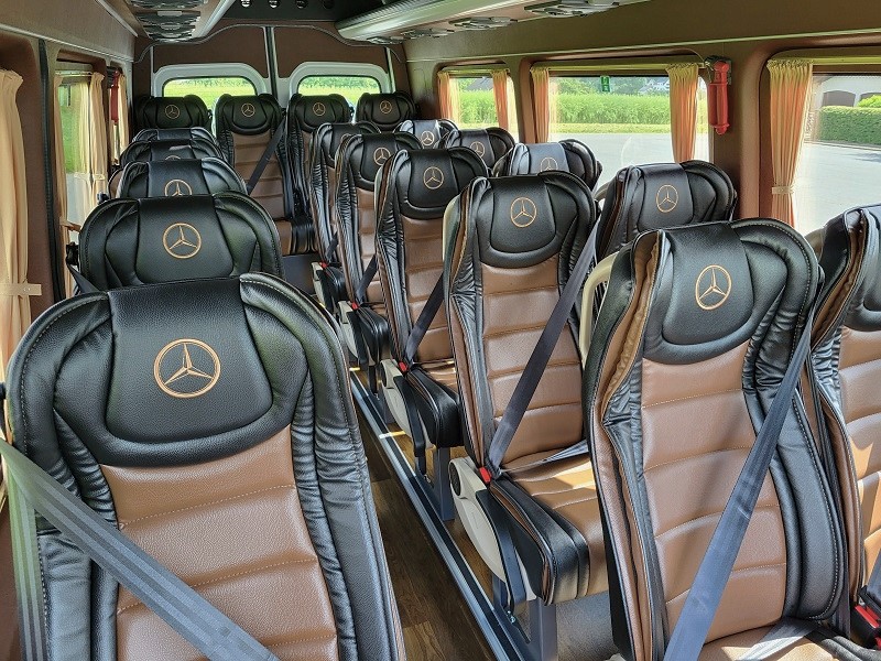 Fahrzeugauslieferung Mercedes-Benz Sprinter 519 CDI Exclusiv-LineL mit 19+1 Sitzen 4