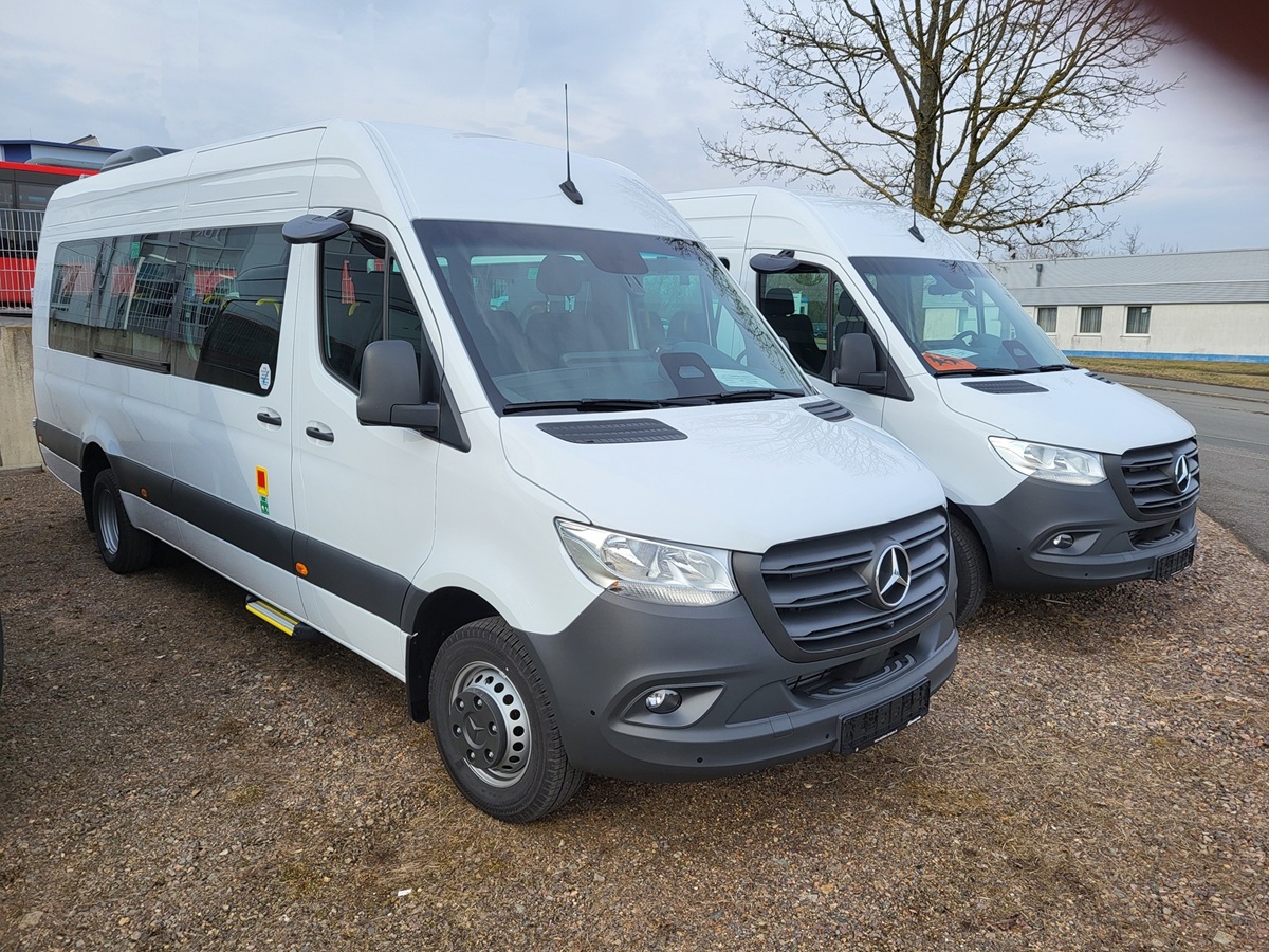 Fahrzeugauslieferung Mercedes-Benz Sprinter 517 CDI Transfer mit 21 Sitzen 5